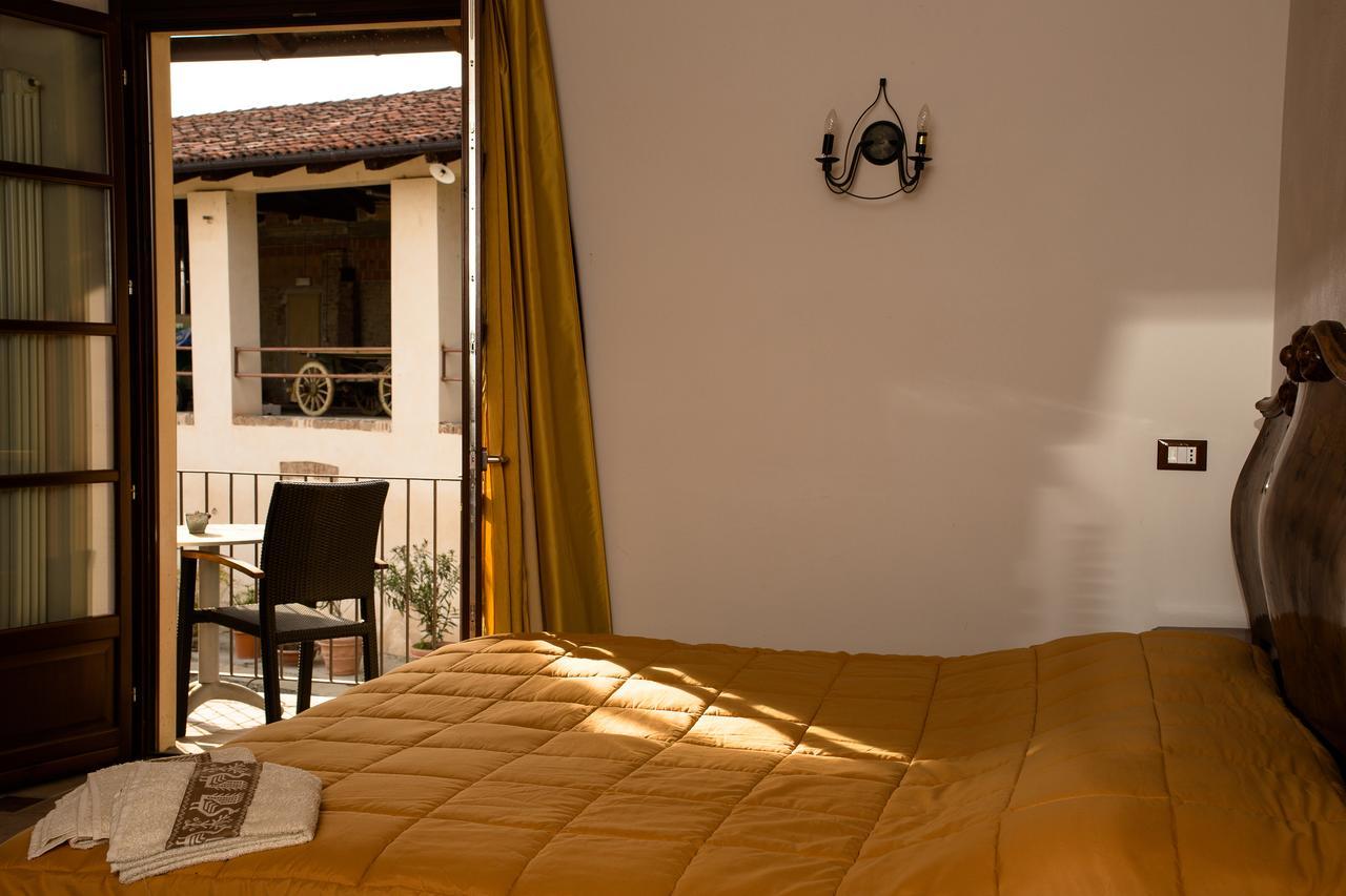 La Madonnina Agriturismo Dore ألبا المظهر الخارجي الصورة